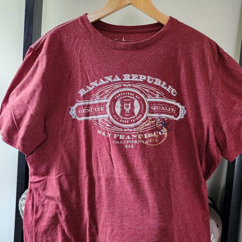 Banana Republic Men's Large short-sleeve burgundy shirt